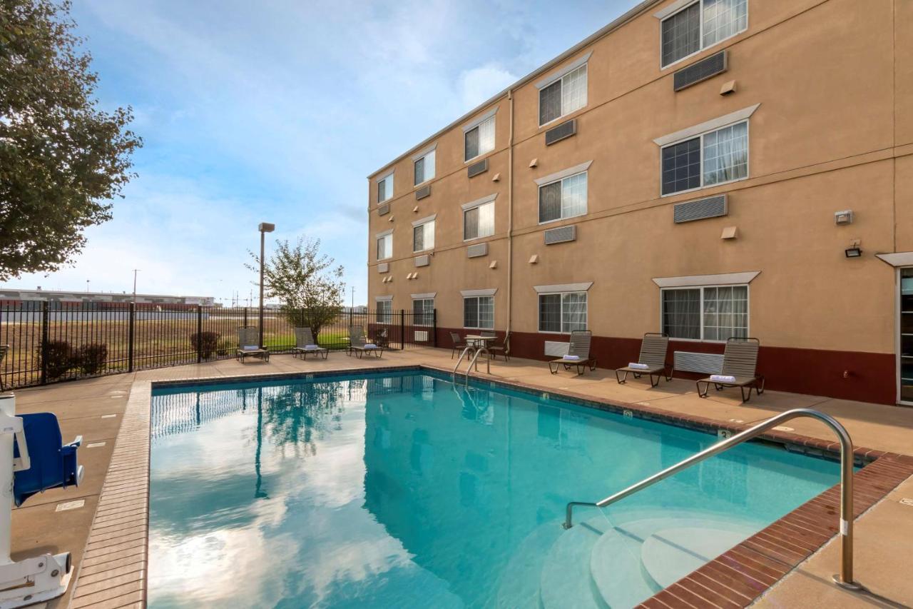Best Western Governors Inn And Suites Wichita Exterior foto